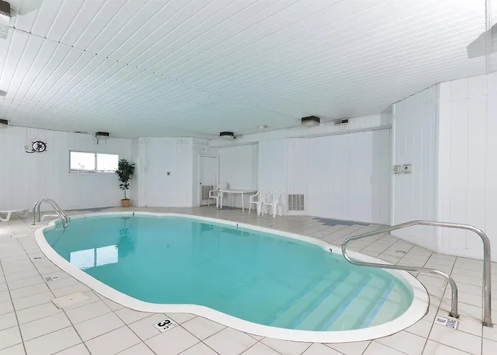 Ramada By Wyndham Hotel 2*