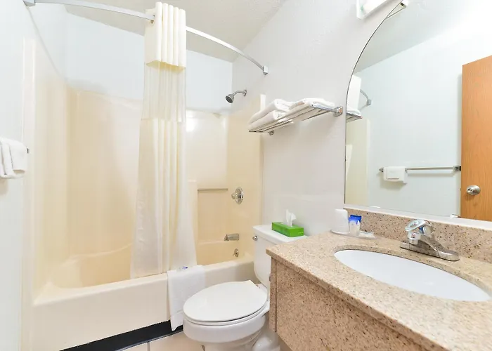 Ramada By Wyndham Hotel 2*