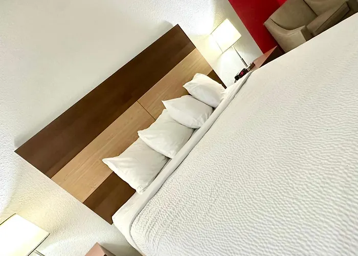 Ramada By Wyndham 2*