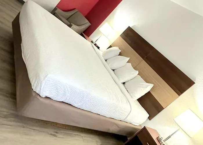 Ramada By Wyndham 2*