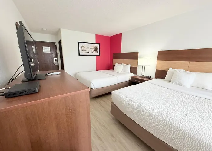 Ramada By Wyndham Hotel Effingham