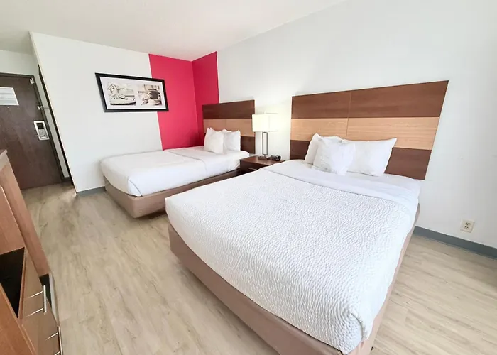 Hotel Ramada By Wyndham Effingham