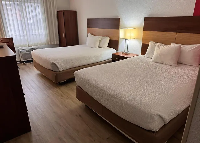 Ramada By Wyndham Hotel 2*