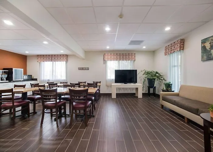 Ramada By Wyndham 2*