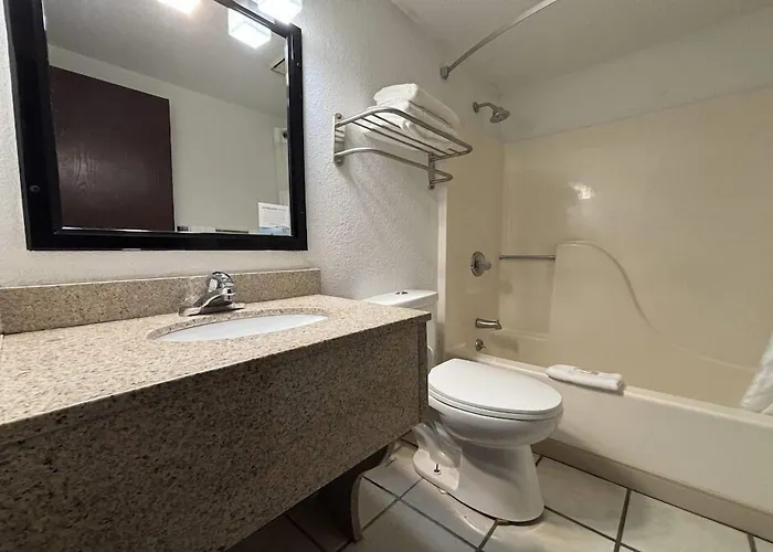 Ramada By Wyndham 2* Effingham