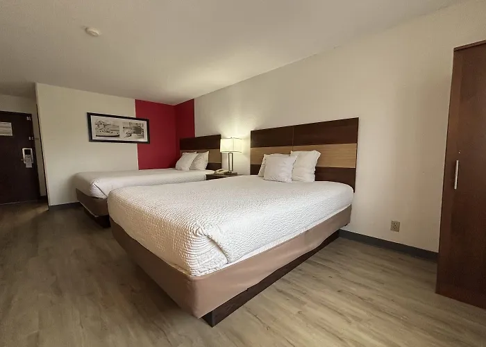 Hotel Ramada By Wyndham 2*